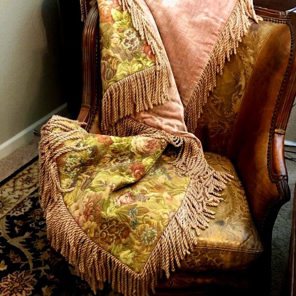 ALEXANDRA'S ACCENTS Luscious Fringed Throw Reversible Floral Tapestry & Chenille - Picture 1 of 8